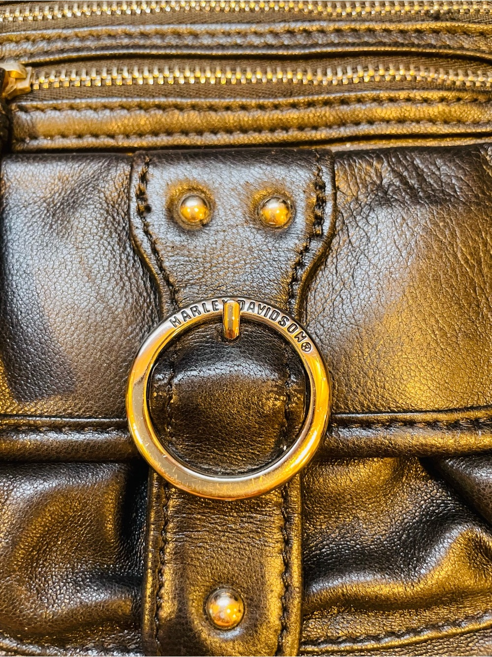 Harley-Davidson Black Leather Crossbody with Silver Chain and Harley buckle - Picture 4 of 12